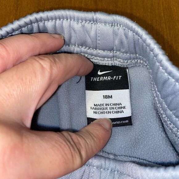 Nike therma fit sweatpants  - Picture 3 of 4